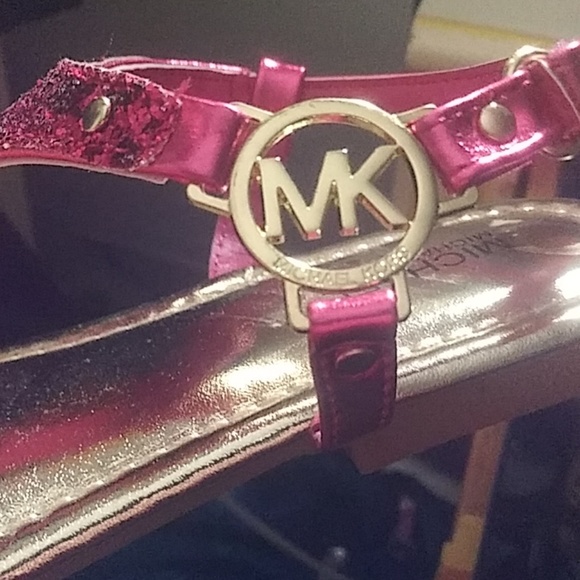 Michael Kors. Brand New glitter sandals size 3. - Picture 2 of 2